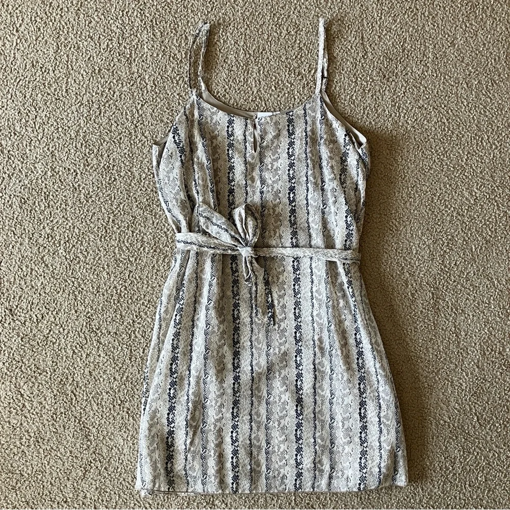 OXMO Snake print dress with adjustable straps and tie belt XL